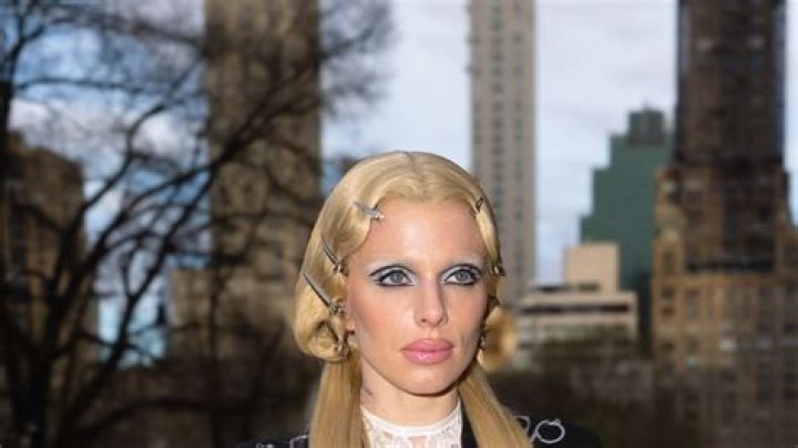 A Complete Guide To Julia Fox's Dating History