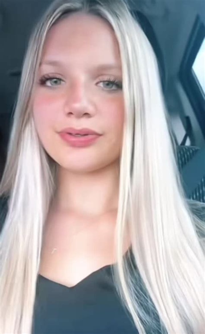 Discover Aubreigh Wyatt's Stunning Selfies