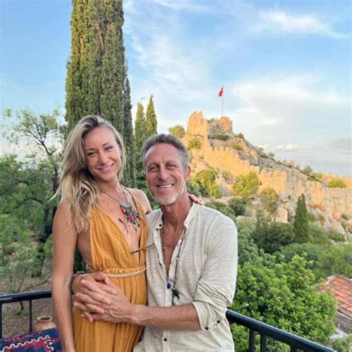 Mark Hyman's Wife's Age: Discover The Truth Behind The Rumors