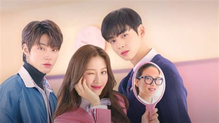 Meet The Alluring Kim So Hyun In "True Beauty"