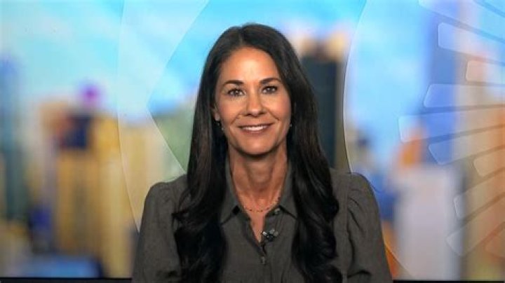 Meet Tracy Wolfson, The Trailblazing Sportscaster