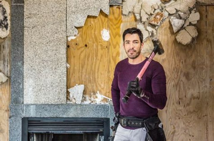 What Kind Of Vehicle Does HGTV's Drew Scott Drive?